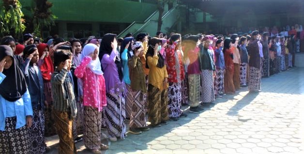 Revitalisasi Pendidikan Berbasis Kearifan Lokal